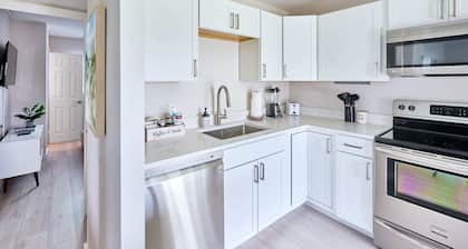 Elegant 2BR Haven by the Water