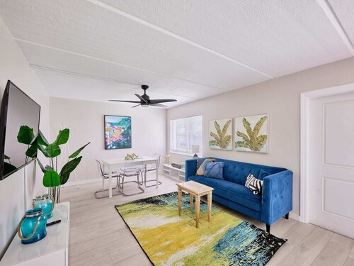 Elegant 2BR Haven by the Water