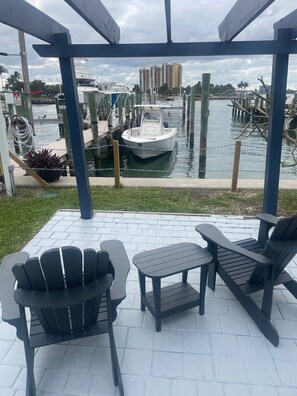 Terrace/patio - Stunning 3BR Oasis on the Intracoastal (Riviera Beach)
