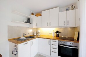 Kühlschrank, Ofen, Herdplatte, Geschirrspüler
