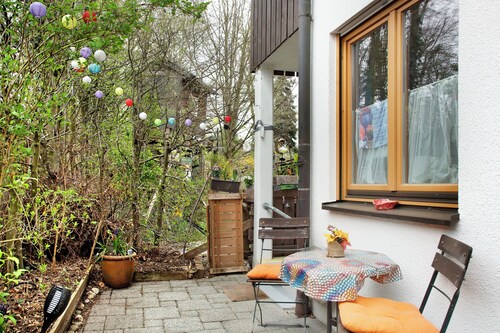 Einzimmerapartment 'Milchtütenzimmer - Upcycling' mit Gemeinschaftsterrasse und WLAN