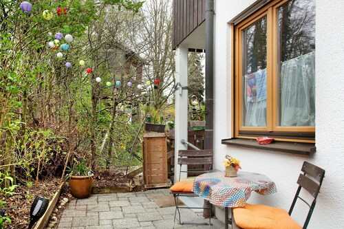 Einzimmerapartment 'Milchtütenzimmer - Upcycling' mit Gemeinschaftsterrasse und WLAN