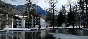 Studio Apartment 'Schloss Grubhof Appartement' with Balcony and Wi-Fi