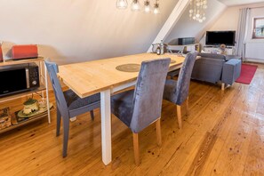 Dining - Apartment 'Behagliche Wohnung Hüfingen' with Wi-Fi (Hüfingen)