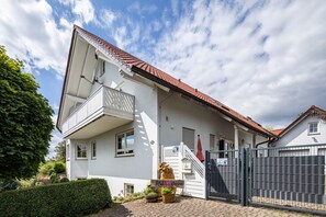 Exterior - Holiday Apartment 'Sandhasen' with Panoramic View, Balcony and Wi-Fi (Lauterbach (Hessen))