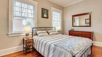2 bedrooms, WiFi, bed sheets