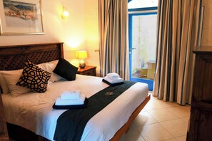 Perhetalo, useita makuuhuoneita (Dionisia Gozitan Villa and Pool) | 4 makuuhuonetta, vuodevaatteet