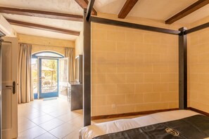 Family House, Multiple Bedrooms (Dionisia Gozitan Villa and Pool) | 4 bedrooms, bed sheets - Dionisia Gozitan Villa and Pool (Ghasri)