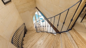 Familiehus, 4 soverom, balkong (Dionisia Gozitan Villa and Pool) | Trapp
