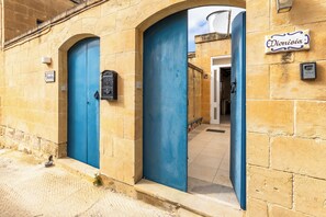 Exterior detail - Dionisia Gozitan Villa and Pool Gozo (Ghasri)
