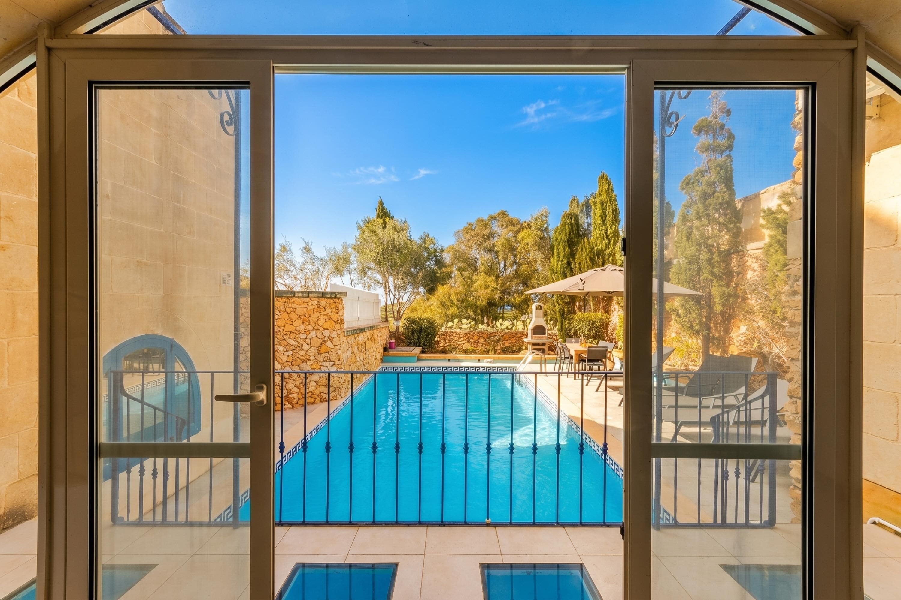 Familiehus - flere soveværelser (Dionisia Gozitan Villa and Pool) | Pool
