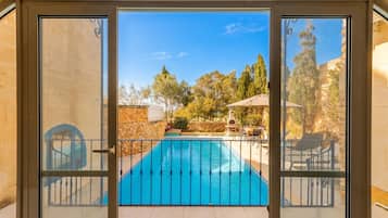 Family House, Multiple Bedrooms (Dionisia Gozitan Villa and Pool) | Kolam renang
