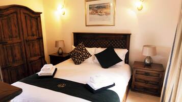 4 bedrooms, bed sheets