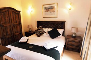 Family House, Multiple Bedrooms (Dionisia Gozitan Villa and Pool) | 4 bedrooms, bed sheets - Dionisia Gozitan Villa and Pool (Ghasri)