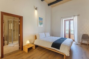 Family House, Multiple Bedrooms (OneFifty Gozitan Villa and Pool) | 4 bedrooms, bed sheets - Onefifty Gozitan Villa and Pool (Xaghra)