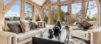 Honeysuckle Cottage - Hot Tub Packages Available