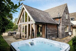 Terrace/patio - Hiron's Piece and Honeysuckle Cottage with Hot Tub (Weston Subedge)