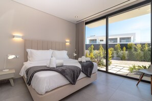 4 bedrooms, iron/ironing board, free WiFi, bed sheets - Vivenda Boa Vida - Luxury villa, heated infinity pool, jacuzzi, 8 pax (Carvoeiro)