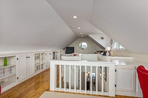 Interior - Beautiful Ocean Point Escape (Boothbay)