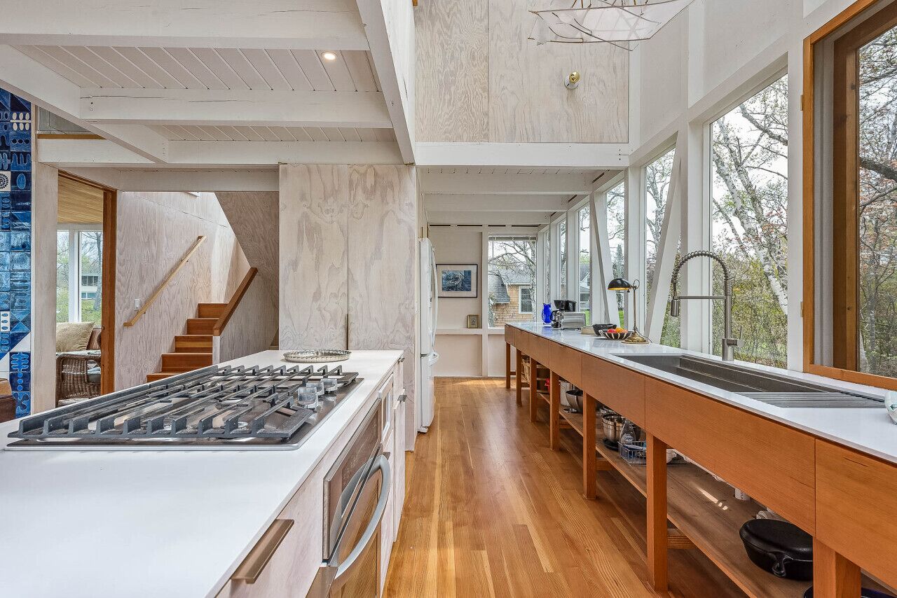 Microwave, oven, coffee/tea maker, toaster