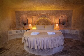Individually decorated, soundproofing, free WiFi, bed sheets - Sur Cave Hotel (Ürgüp)