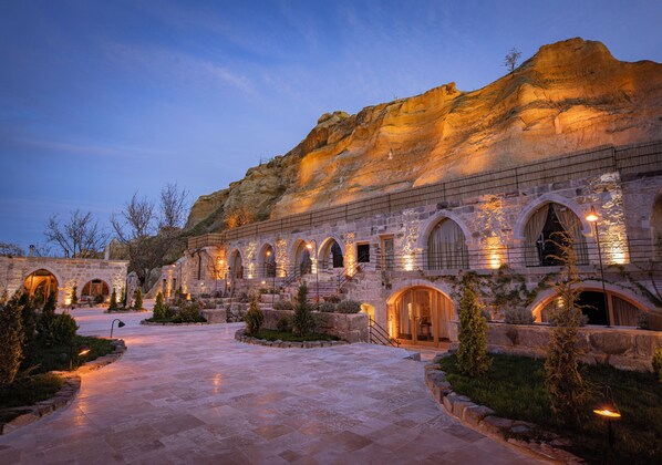 Front of property - Sur Cave Hotel (Ürgüp)