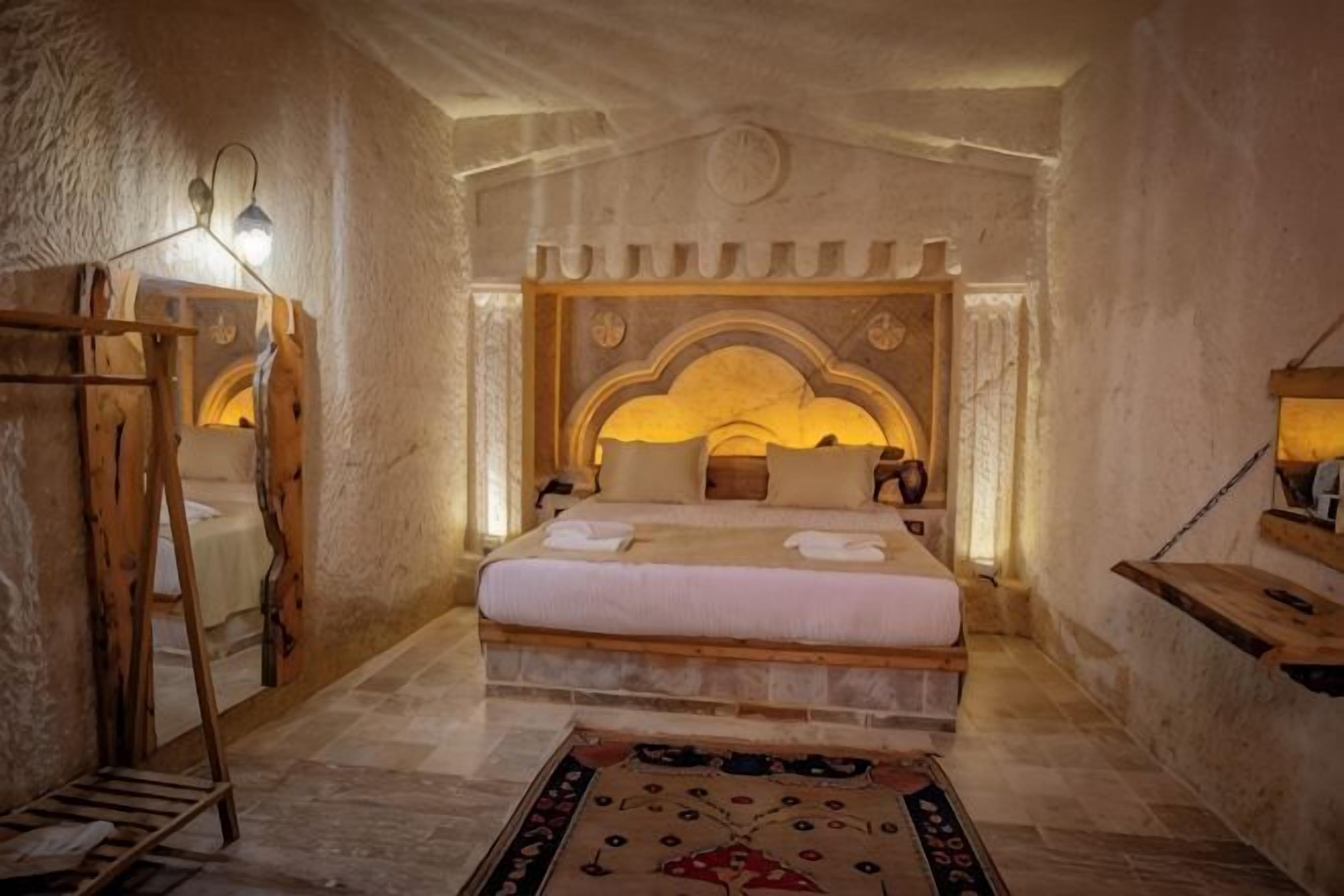 Individually decorated, soundproofing, free WiFi, bed sheets