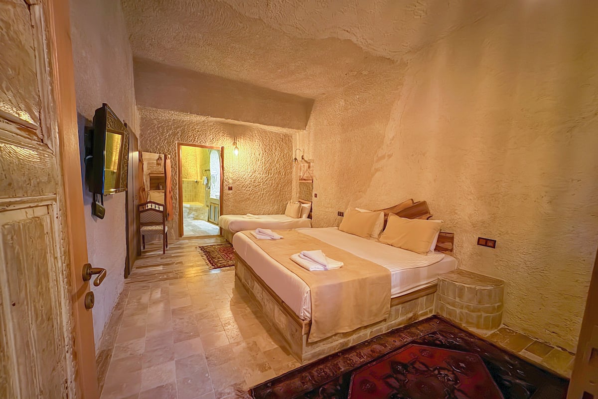 Standard Room, Courtyard View | 1 bedroom, individually decorated, soundproofing, free WiFi