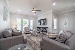 Smart TV - Urban Vista | 4 Bed, 2.5 Bath (Pensacola)
