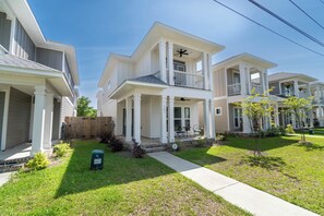 Exterior - Urban Vista | 4 Bed, 2.5 Bath (Pensacola)