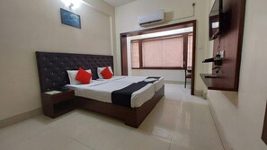 Superior Double Room, City View | Free WiFi, bed sheets - Goroomgo Hotel Tripletree Bhubaneswar (Bhubaneshwar)