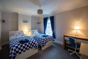 2 bedrooms, iron/ironing board, free WiFi