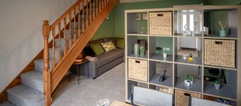 HEREFORD – Woodpecker House: Modern 3-Bed Near Rotherwas, Sleeps 6