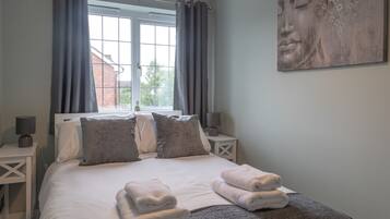 2 bedrooms, iron/ironing board, free WiFi
