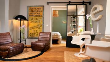 1 bedroom, bed sheets