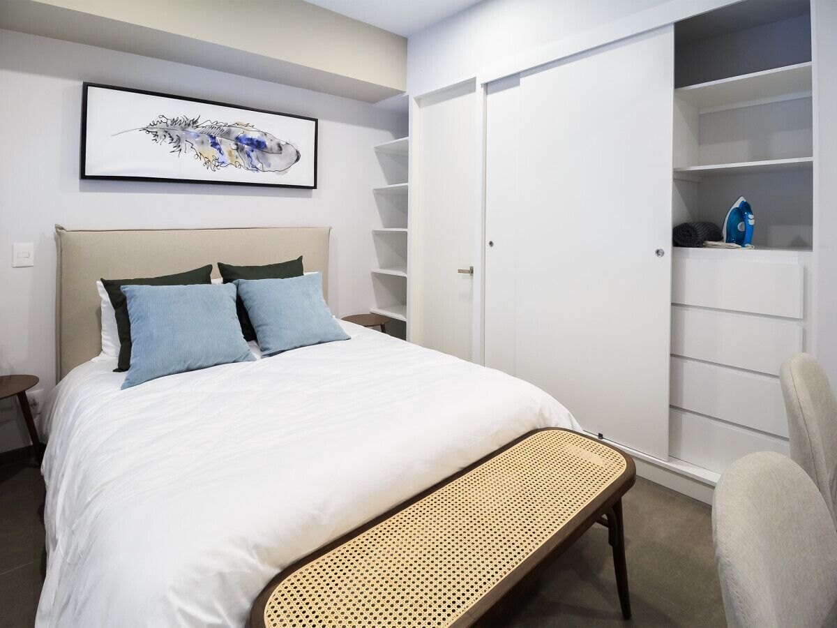 1 soverom, skrivebord, strykejern/-brett og wi-fi (inkludert)