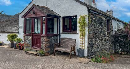 Bassenthwaite Farm Cottage - a cottage that sleeps 5 guests in 2 bedrooms