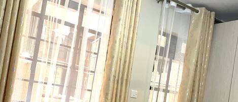 1 chambre, fer et planche Ă repasser, Wi-Fi, draps fournis