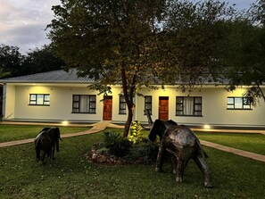Exterior - Murugare Lodge (Victoria Falls)