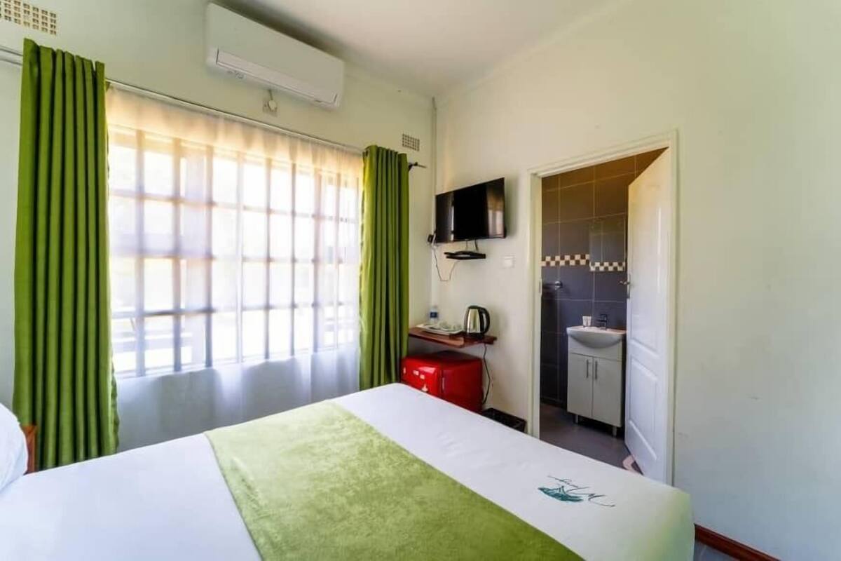 Standard Double Room, Garden View