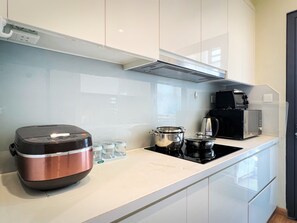 Family Apartment | Private kitchen | Fridge, cookware/dishes/utensils - TITRI House Vinhomes Skylake Apartment (Hanoi)