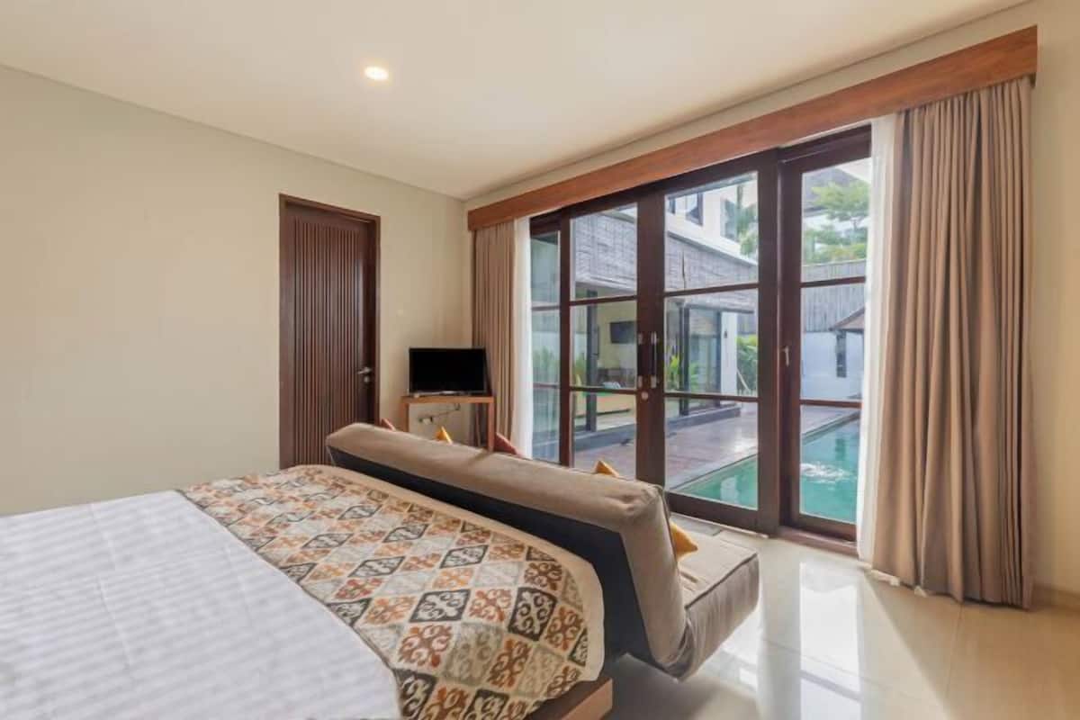 3 bedrooms, soundproofing, free WiFi, bed sheets