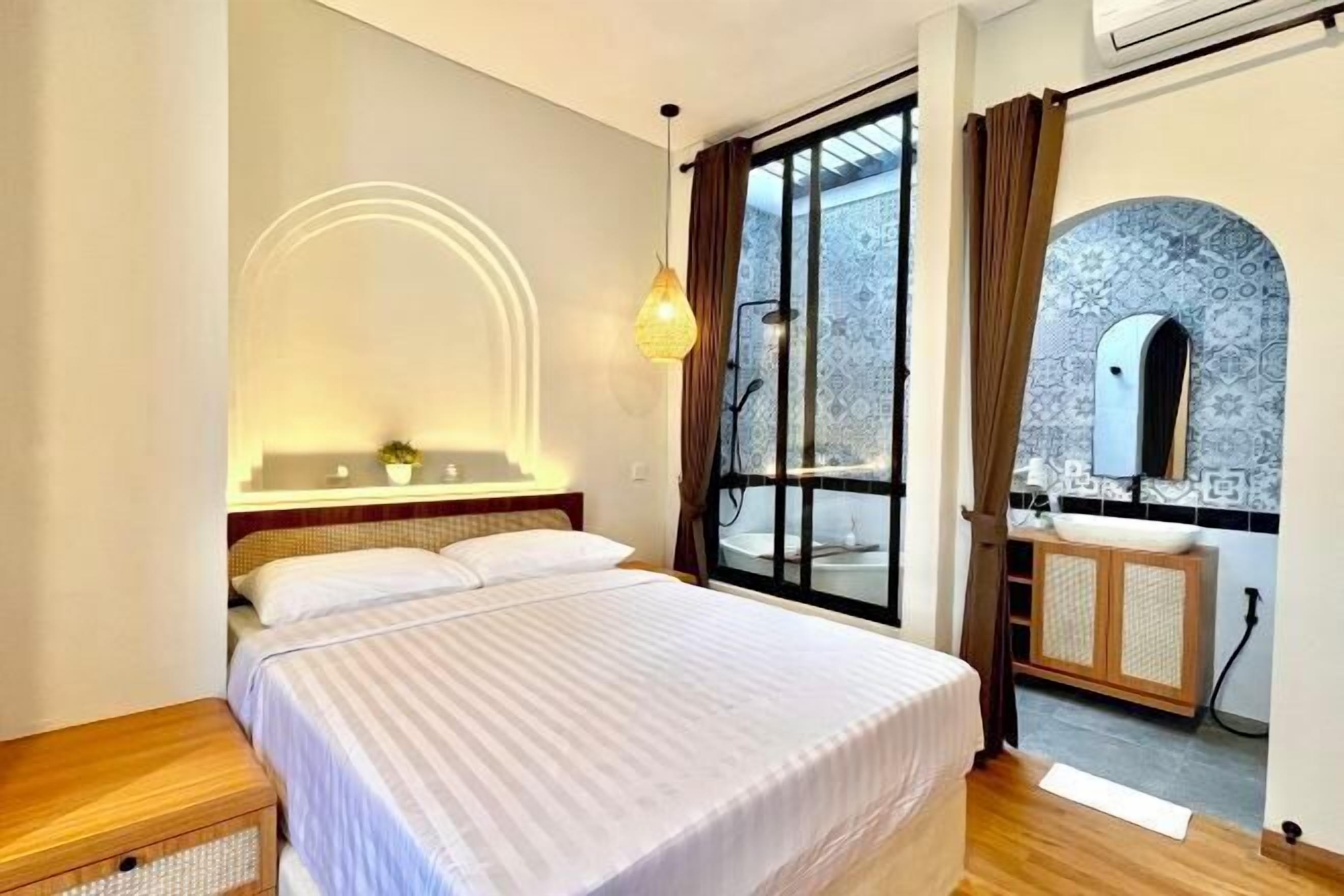 Soundproofing, free WiFi, bed sheets