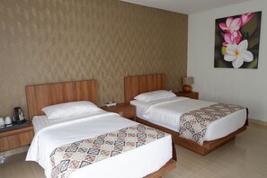 Soundproofing, free WiFi, bed sheets - Baliem Villa (Jimbaran)