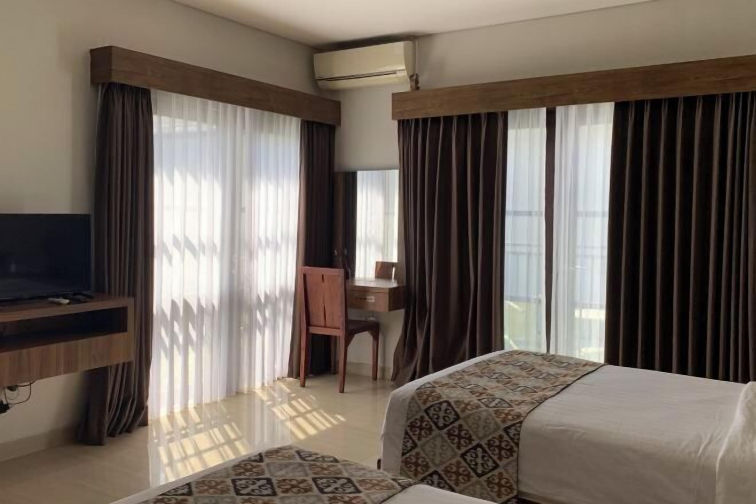 Soundproofing, free WiFi, bed sheets