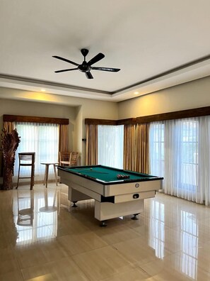 Villa Max | Living area | 64-inch LED TV with cable channels - Baliem Villa (Jimbaran)