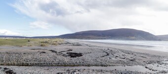 OILEAINAN, family friendly, with a garden in Keel, County Mayo