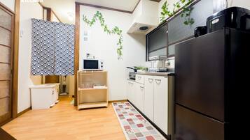 Fridge, microwave, stovetop, electric kettle