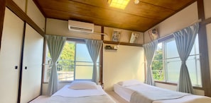 3 bedrooms, iron/ironing board, Internet, bed sheets