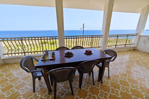 Casa Panorama Front of the Sea